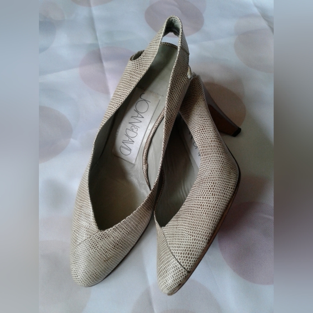Shoes - Picture 2 of 8